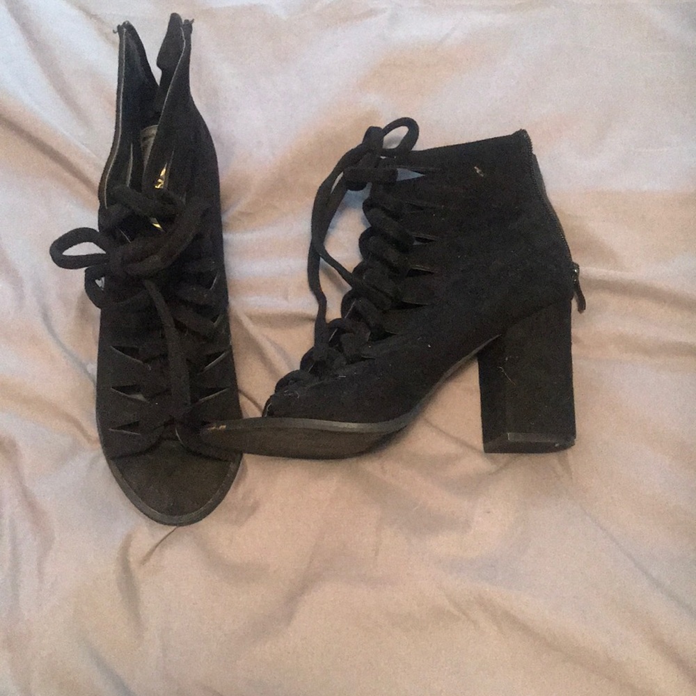 Tie up heels, zip back
